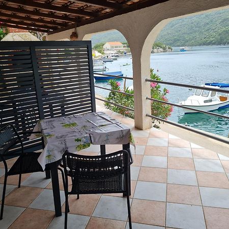 Villa Agata Lastovo エクステリア 写真